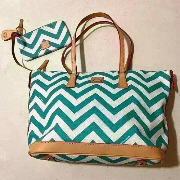 Dooney & Bourke chevron coated canvas shopper tote and coin purse - Picture 4 of 13